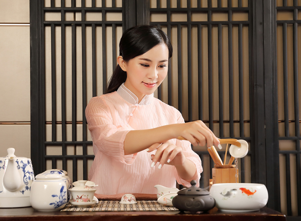 经常去杭州临安靠谱男士会馆，这家私藏已久的店推荐给你